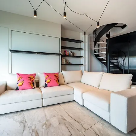 Valerie Luxury House And Villa